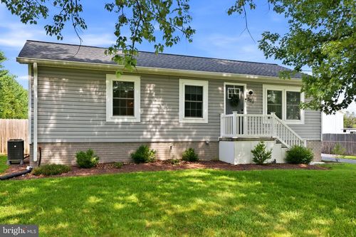 306 Fegan Rd, BUNKER HILL, WV, 25413-2074 | Card Image