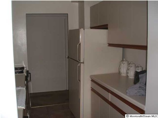 3D - 10 Ocean Blvd, Condo with 2 bedrooms, 2 bathrooms and null parking in Atlantic Highlands NJ | Image 4