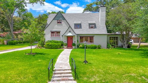 1208 Mills Pl, Corsicana, TX, 75110-3717 | Card Image