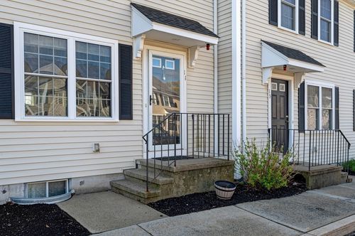 11-11 Boxberry Ln, Rockland, MA, 02370-1103 | Card Image