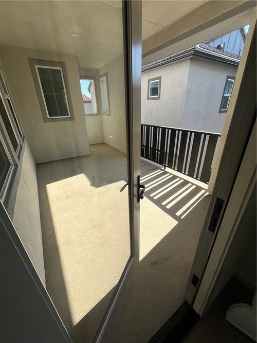 unit-8-16040 Jamie Ln, Fontana, CA, 92336-6168 | Card Image