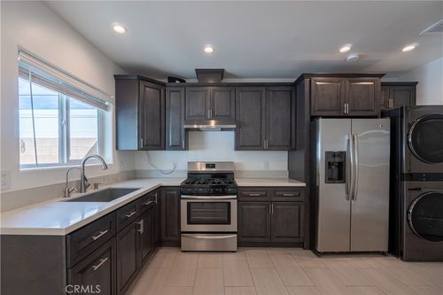 10932 Oro Vista Ave, Sunland, CA, 91040-2025 | Card Image