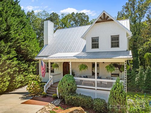 18 Oak Springs Dr, Arden, NC, 28704-8834 | Card Image