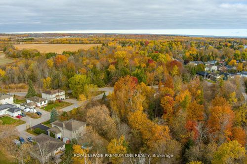 909b Willow St, Belle Ewart, ON, L0L1W0 | Card Image