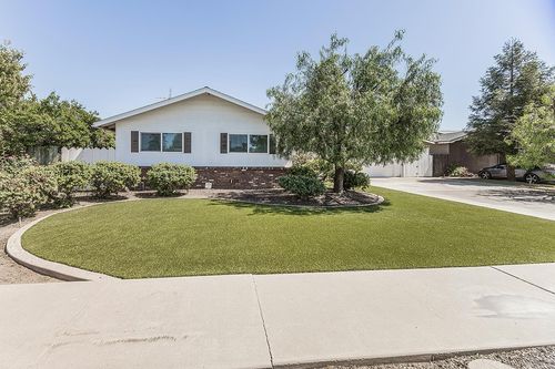 862 N Bates Avenue, Dinuba, CA, 93618 | Card Image