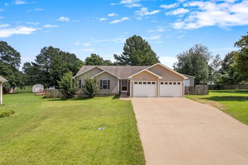 11 Royal Cir, Batesville, AR, 72501-9191 | Card Image