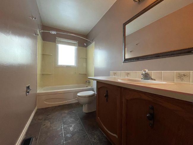 5209 49 Street, House other with 4 bedrooms, 2 bathrooms and 4 parking in Kitscoty AB | Image 15