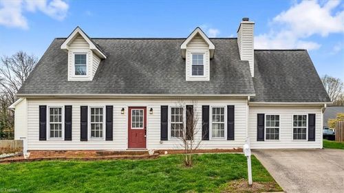 332 Brookside Ct, Kernersville, NC, 27284-3325 | Card Image