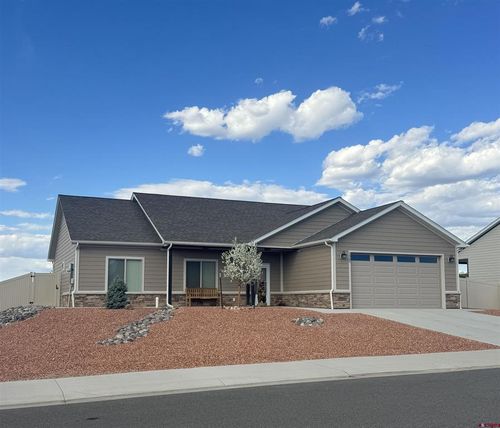 1565 Hickory Dr, Montrose, CO, 81401-6337 | Card Image