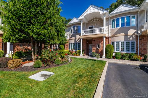 62 Sarah Ct, Amityville, NY, 11701-1767 | Card Image