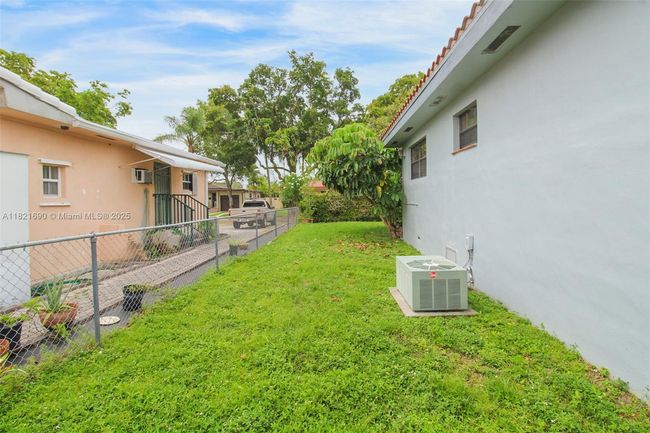 5959 Sw 16 Th Ter, House other with 3 bedrooms, 2 bathrooms and null parking in Miami FL | Image 32