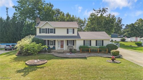 7998 Chablis Dr Nw, Massillon, OH, 44646-1917 | Card Image