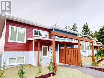 10 - 6730 Cranberry St, Home with 3 bedrooms, 3 bathrooms and 1 parking in Powell River BC | Image 1