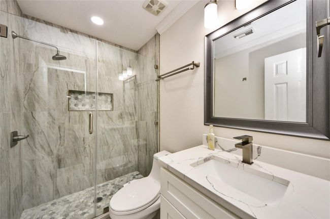 Updated secondary bathroom located on the second floor. | Image 27