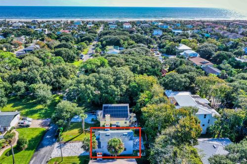 303 D St, St Augustine, FL, 32080-6837 | Card Image