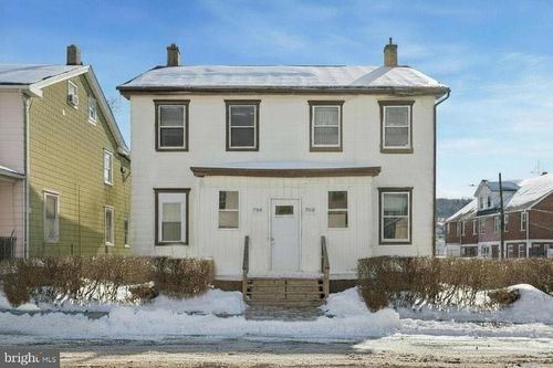 702 E Chestnut Street, COATESVILLE, PA, 19320 | Card Image