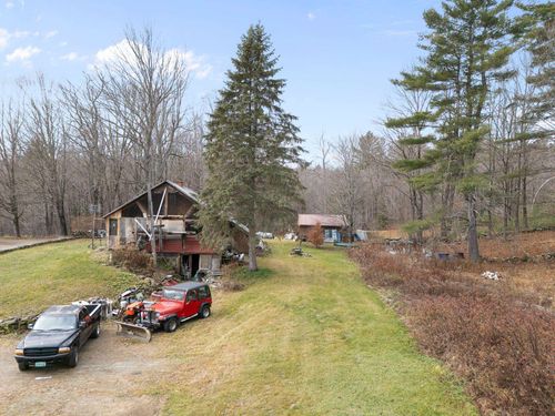 106 Contro Rd, Chester, VT, 05143-8915 | Card Image