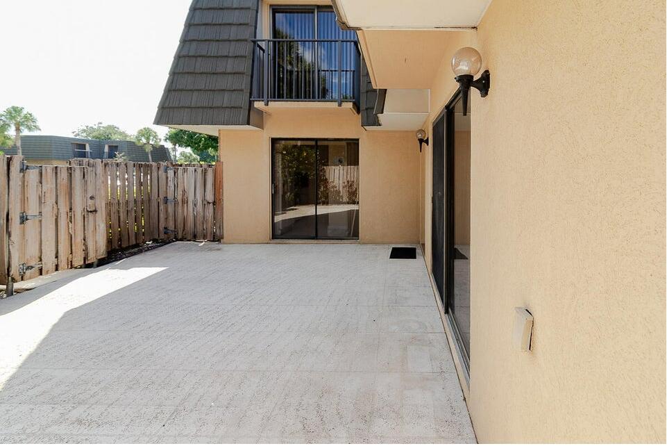 27th Way, West Palm Beach, FL 33407