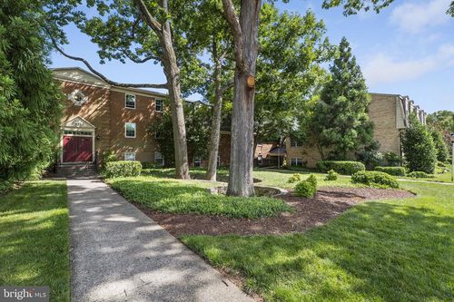 858-20-858 College Pkwy, ROCKVILLE, MD, 20850-1936 | Card Image