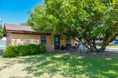 213 Field St, Clyde, TX, 79510-4447 | Card Image