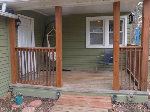 1648 Lombardy, Highland, MI, 48356-2843 | Card Image