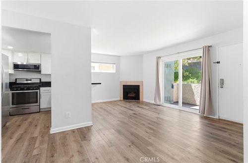 30-18209 Sierra Hwy, Canyon Country, CA, 91351 | Card Image