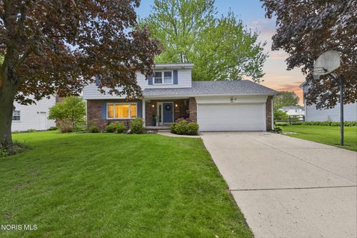 6107 Wakefield Dr, Sylvania, OH, 43560-3653 | Card Image