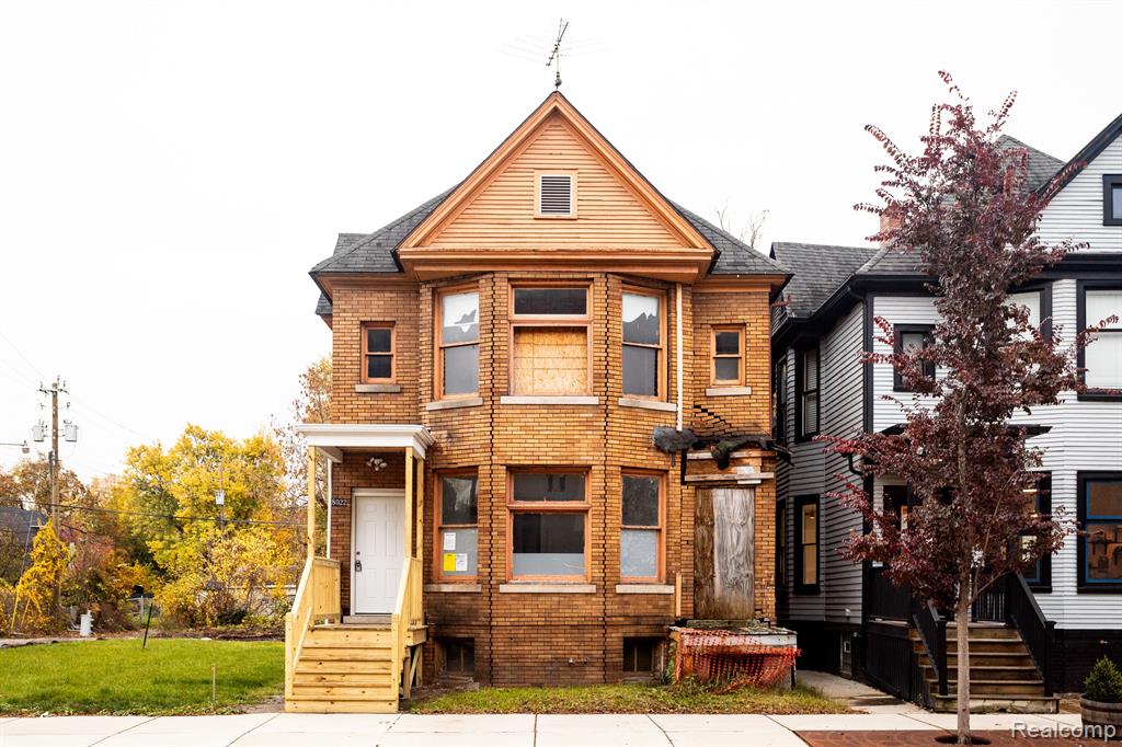 Kercheval St, Detroit, MI 48214