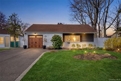 11 Grand Central Ave, Amityville, NY, 11701-3723 | Card Image