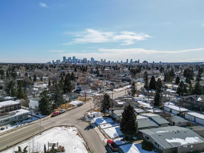 2626 Cochrane Road Nw, Home with 4 bedrooms, 3 bathrooms and 2 parking in Calgary AB | Image 47