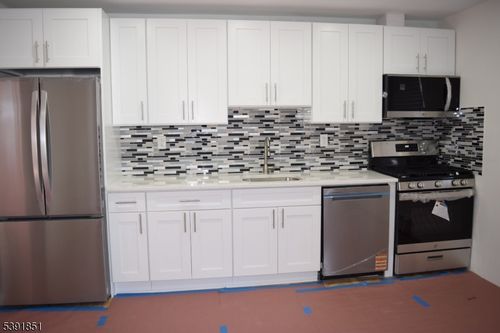 11-114 N Beverwyck Rd, Parsippany, NJ, 07054-2232 | Card Image