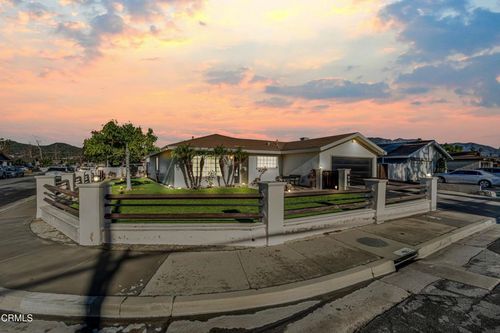 521 W Santa Cruz St, Santa Paula, CA, 93060-3434 | Card Image