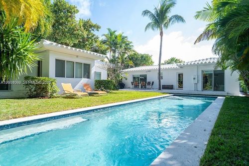 1123 Bay Dr, Miami Beach, FL, 33141-3624 | Card Image