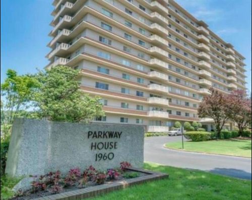 apt-105-1960 N Parkway, Memphis, TN, 38112-5022 | Card Image