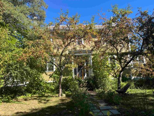 29 North Pleasant Street, Middlebury, VT, 05753 | Card Image