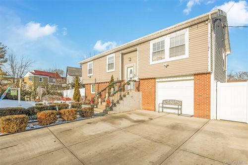 128 Park Avenue, Hempstead, NY, 11575 | Card Image