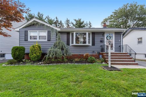214 Colonial Ave, Saddle Brook, NJ, 07663-5143 | Card Image