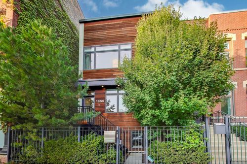 1856 W Huron St, CHICAGO, IL, 60622-5523 | Card Image