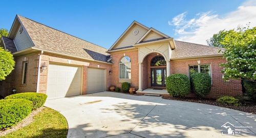 1009 Regents Park Dr, Monroe, MI, 48161-9088 | Card Image