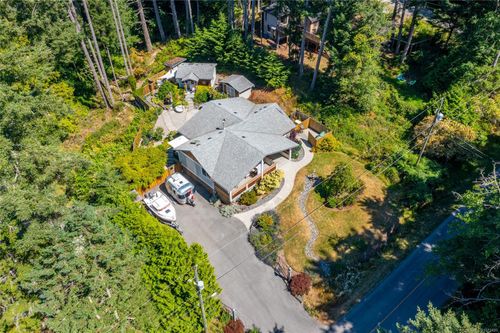 37158 Schooner Way, Pender Island, BC, V0N2M2 | Card Image