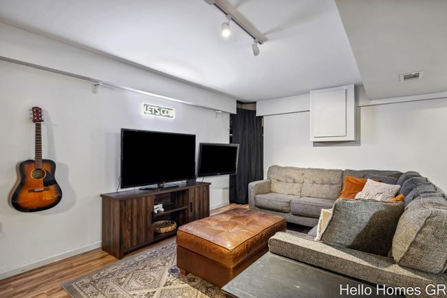 Finished Basement | Image 28