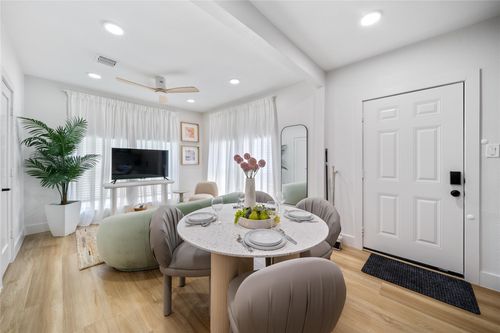 6-4704 Park Drive, Houston, TX, 77023 | Card Image