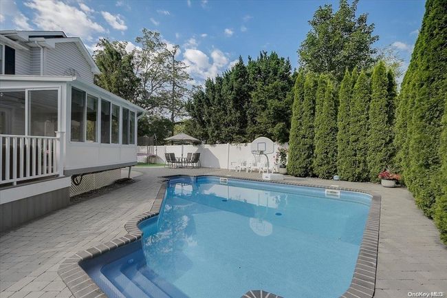 11 13 Th St, House other with 4 bedrooms, 3 bathrooms and null parking in Bohemia NY | Image 6