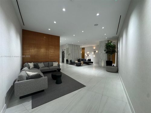 1005-17550 Collins Ave, Sunny Isles Beach, FL, 33160-2867 | Card Image