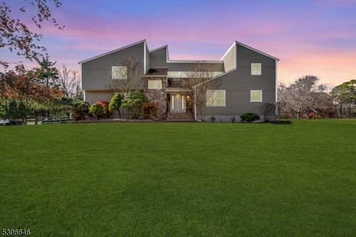 1 Holmes Ct, Bridgewater, NJ, 08807-2148 | Card Image