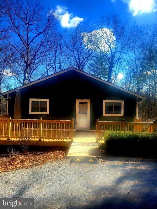 151 Bent Oak Rd, HEDGESVILLE, WV, 25427-6080 | Card Image