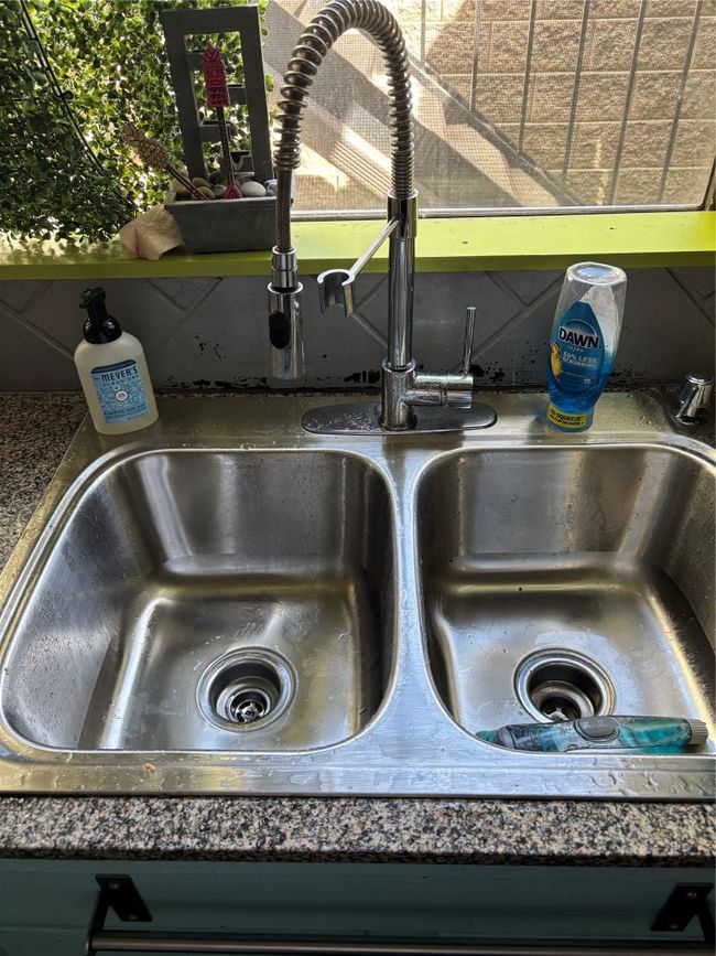 Interior details with a sink | Image 7
