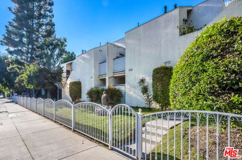 114-18411 Hatteras St, Tarzana, CA, 91356 | Card Image