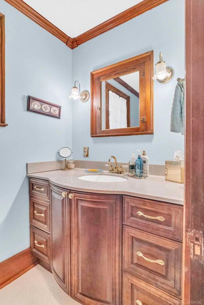 1/2 bath on main floor | Image 18