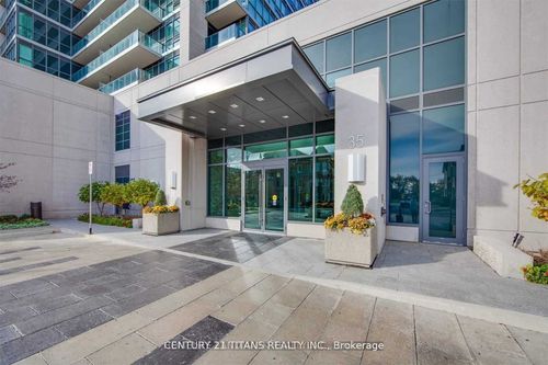 1406-35 Brian Peck Cres, East York, ON, M4G0A5 | Card Image